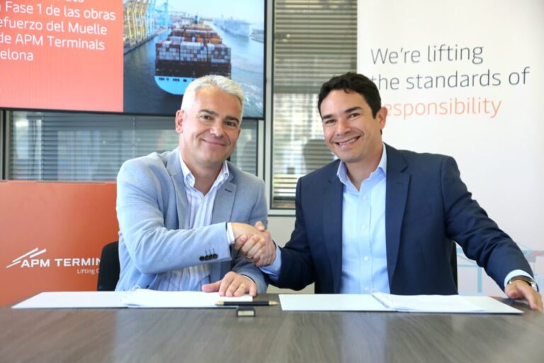 250918_firma-contrato-fase-1-BCN-FCC-1.jpeg