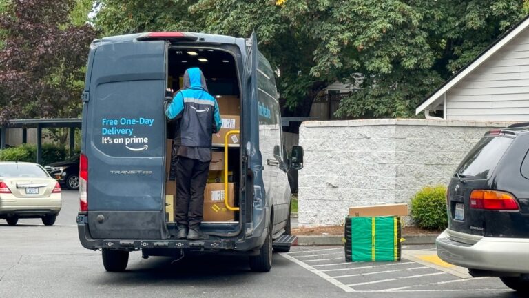 USPS-Amazon-shooting_1.jpg