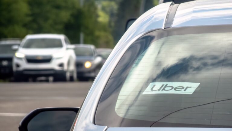 Uber-car-credit-Shutterstock-scaled-e1762549395476.jpg