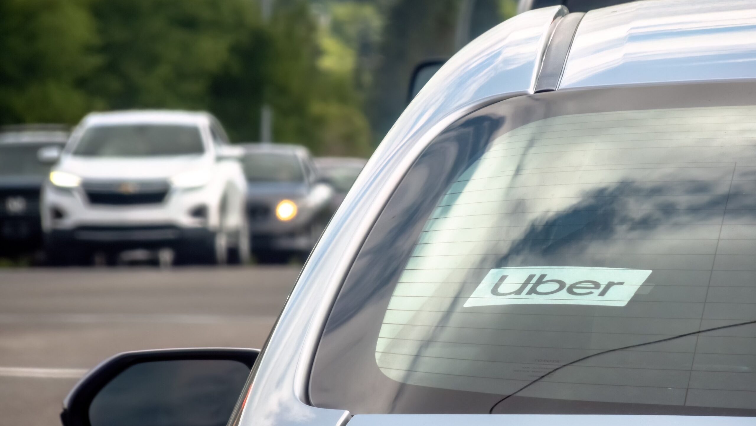 Uber-car-credit-Shutterstock-scaled-e1762549395476.jpg
